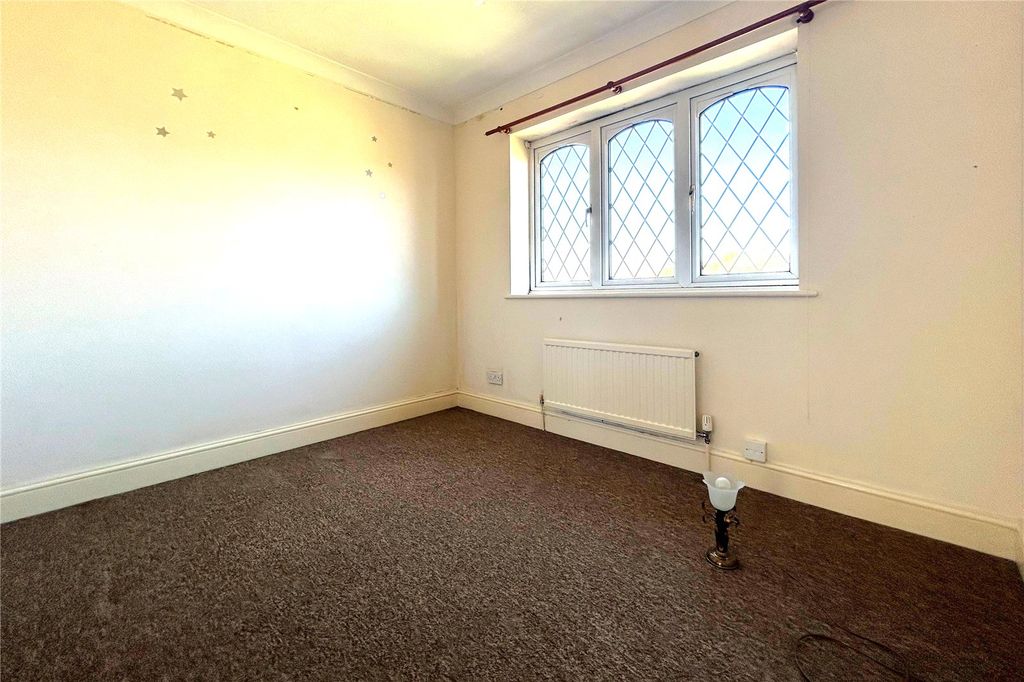Additional image 14 of 4 bed detached house for saleDriftway Road, Hook, Hampshire RG27