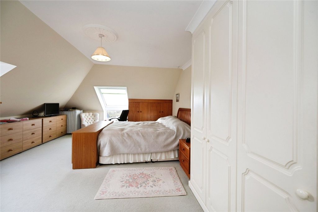 Additional image 6 of 2 bed flat for saleSea Front, Hayling Island, Hampshire PO11
