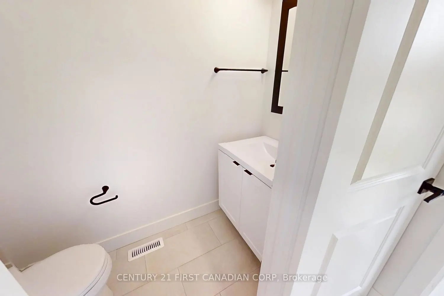 1225 Tulloch Avenue photo 3