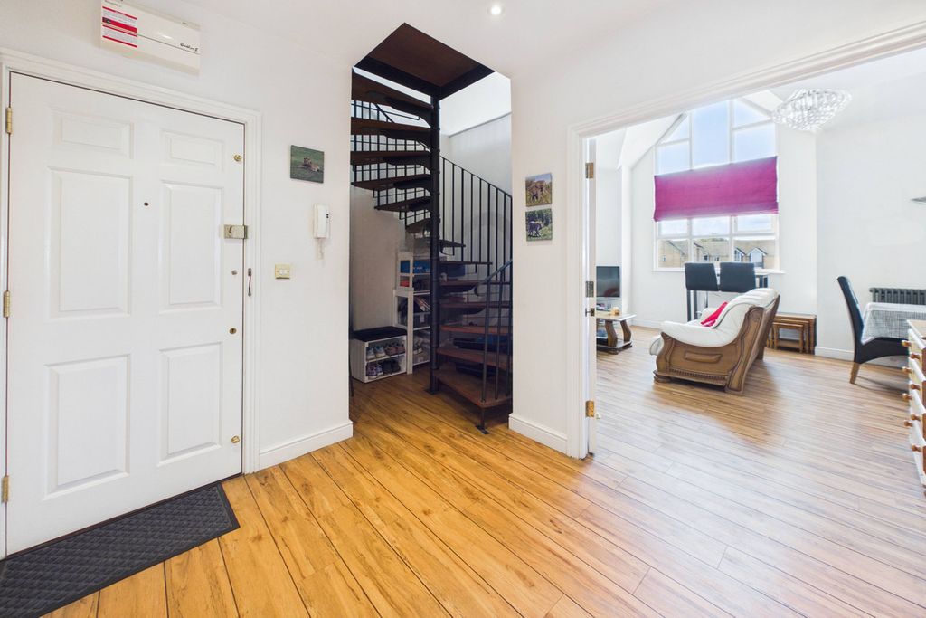 Additional image 5 of 3 bed flat for saleStephenson Wharf, Hemel Hempstead HP3