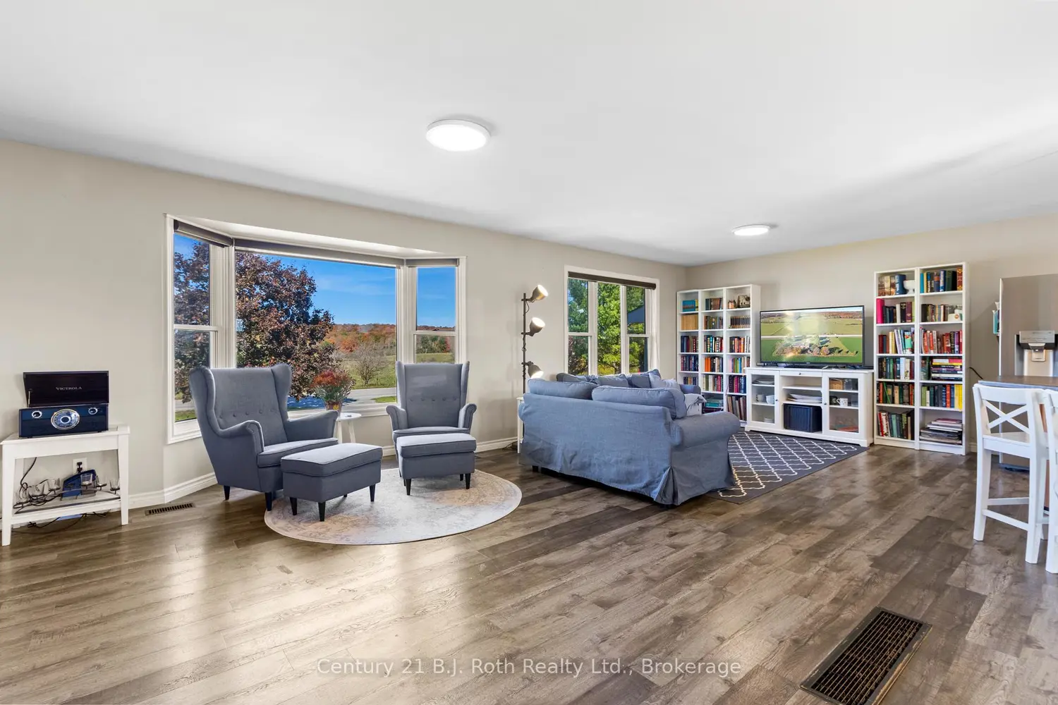 21388 Grey Rd 16 photo 3