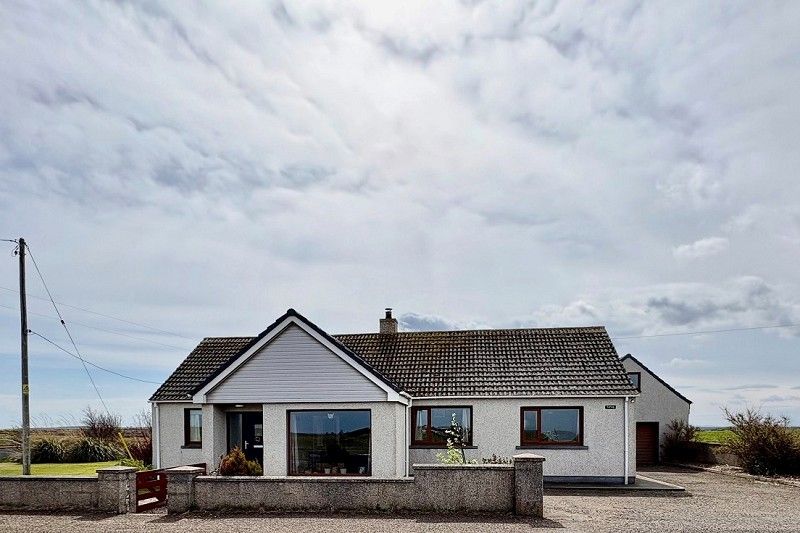 3 bed detached bungalow for saleMey, Thurso, Highland. KW14