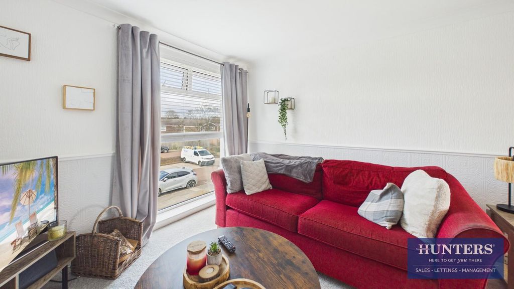2 bed flat for saleMarbury Close, Moorside, Sunderland SR3 photo 3