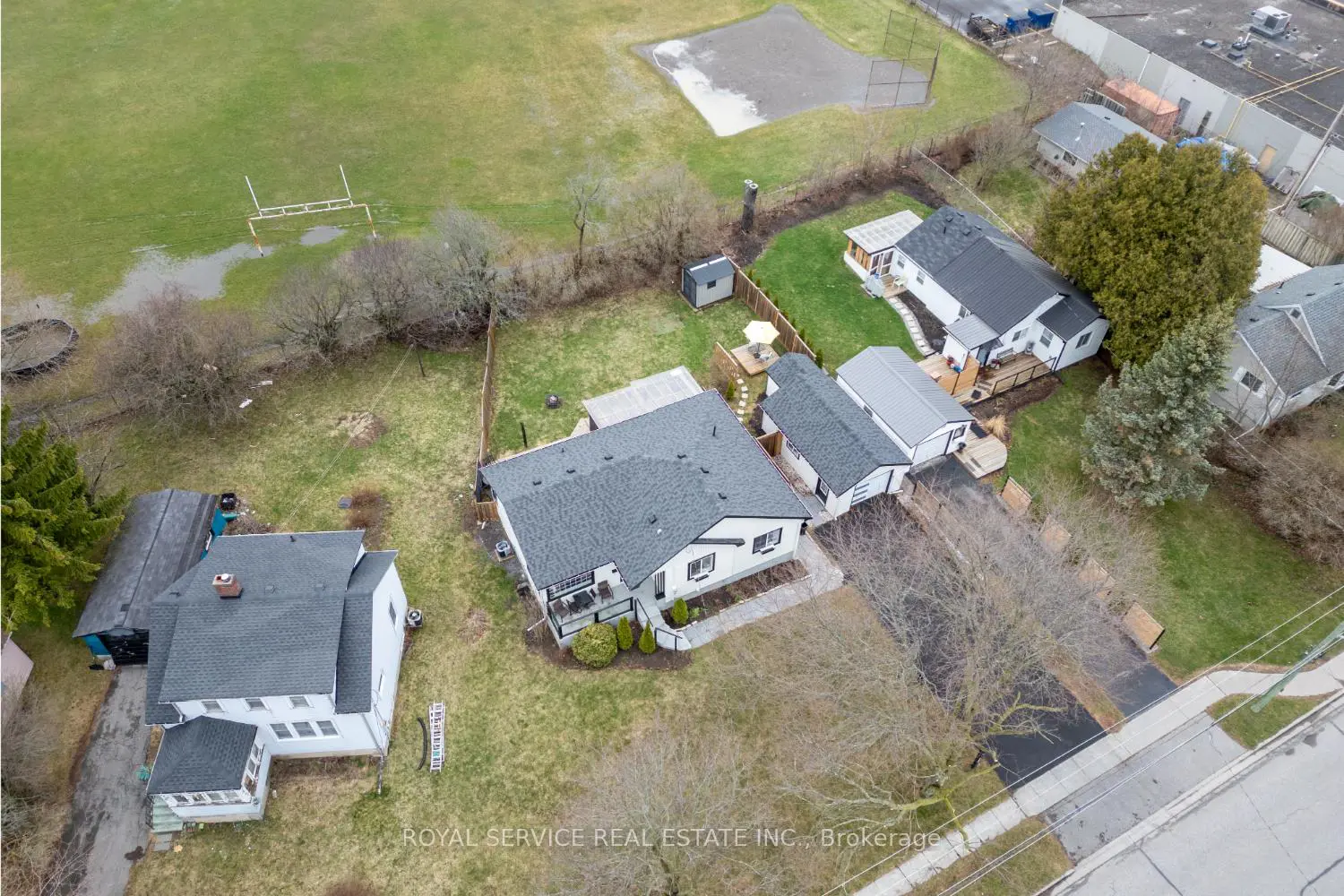 448 Boulton Street