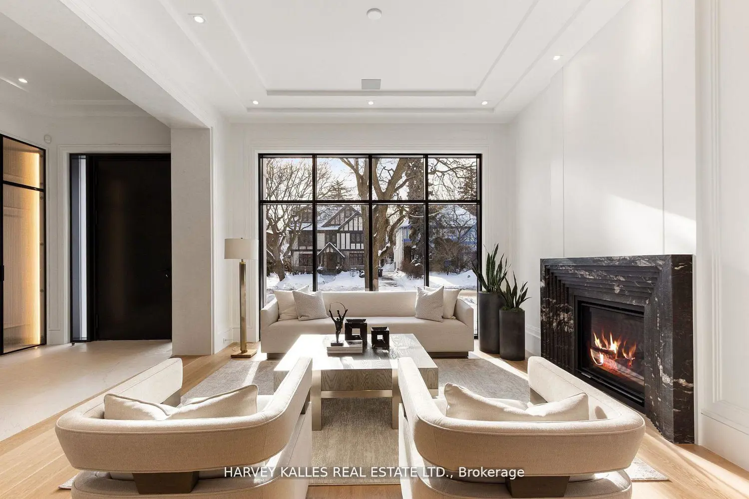 370 Glengrove Avenue photo 4