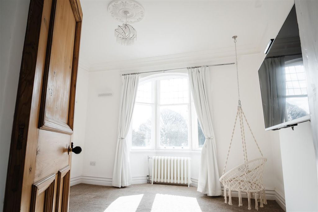 Additional image 31 of 6 bed semi-detached house for saleFerriby Road, Hessle HU13