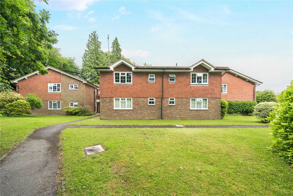 Additional image 20 of 1 bed flat for saleHindhead, Surrey GU26