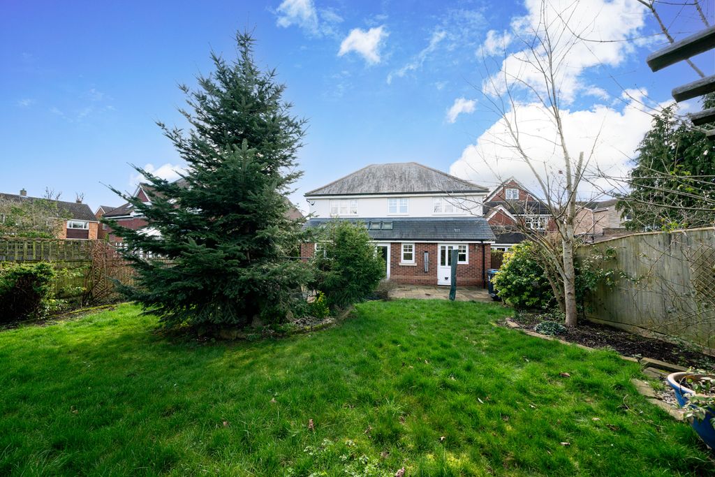 Additional image 4 of 4 bed detached house for saleOstlers Close, Hemel Hempstead, Hertfordshire HP3