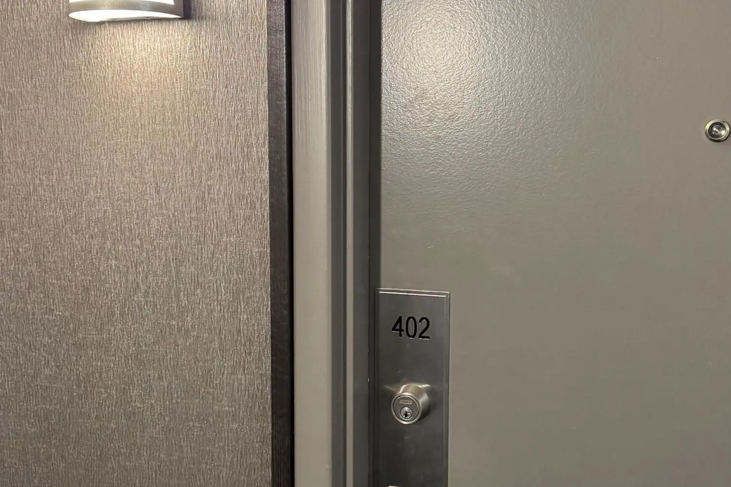 7601 Bathurst Street 402 photo 2