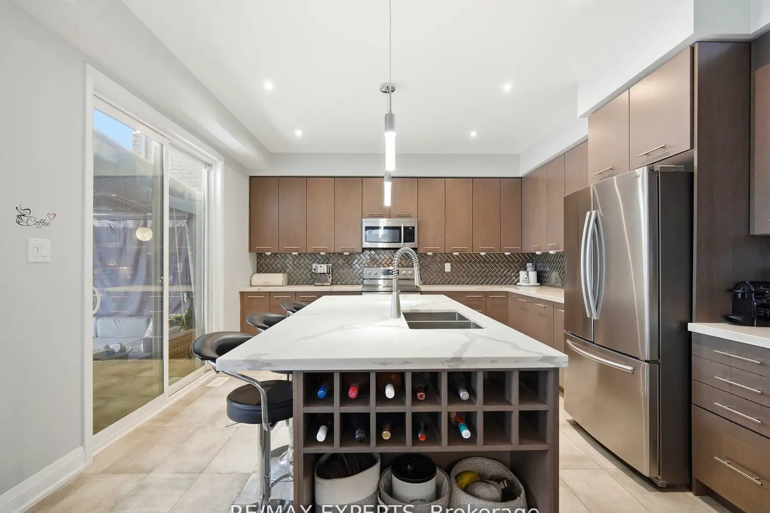 120 Farley Road photo 2
