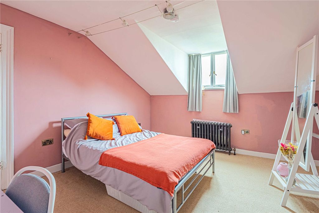 Additional image 18 of 4 bed semi-detached house for saleRoughdown Villas Road, Felden, Hemel Hempstead, Hertfordshire HP3