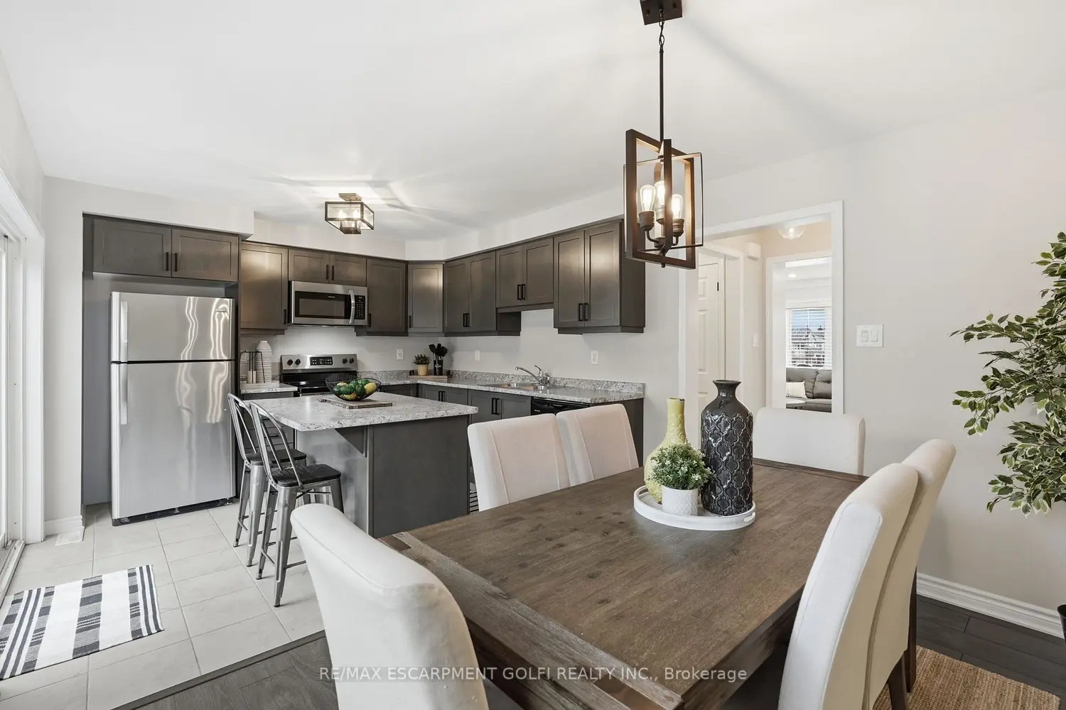 230 Avonsyde Boulevard 15 photo 3