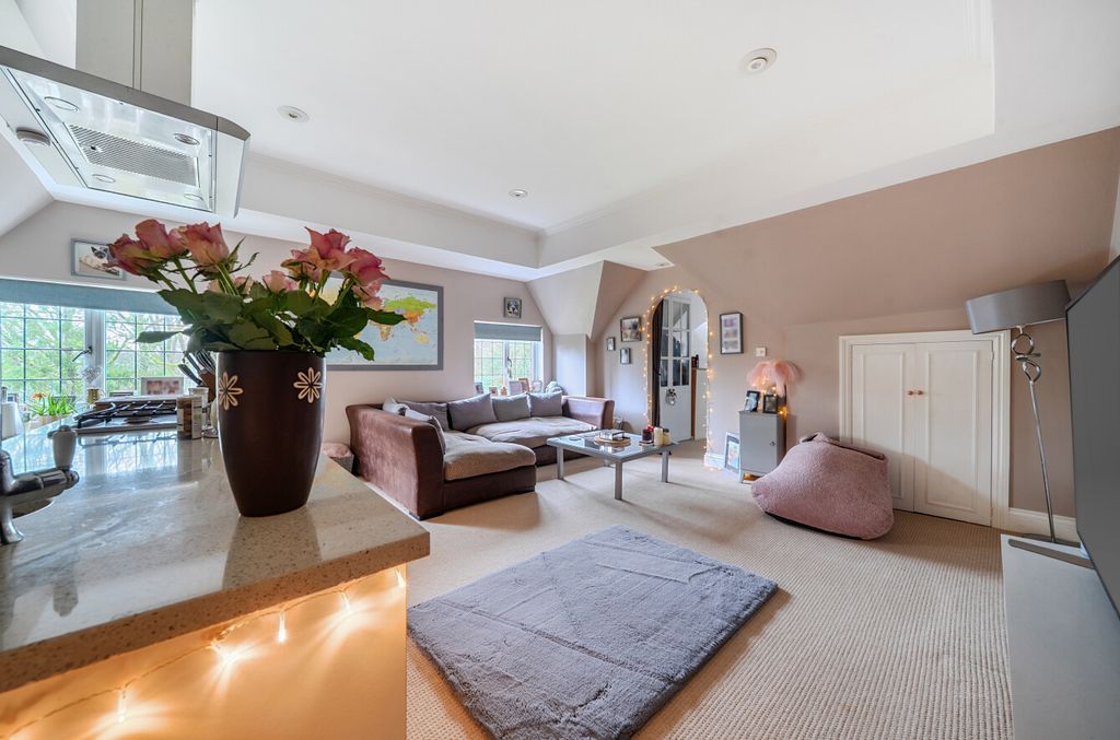 Additional image 7 of 1 bed flat for saleHindhead, Surrey GU26