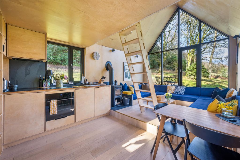 Additional image 33 of 5 bed detached house for saleHindhead Road, Haslemere, Surrey GU27