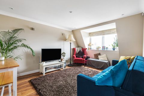 Lavender Hill, Batterea, London SW11