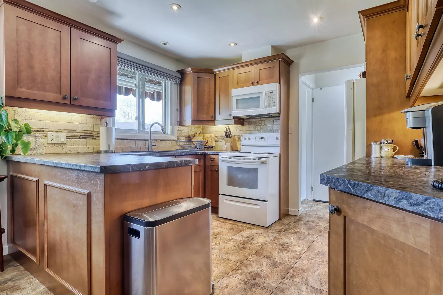 30 Glenview Avenue photo 5