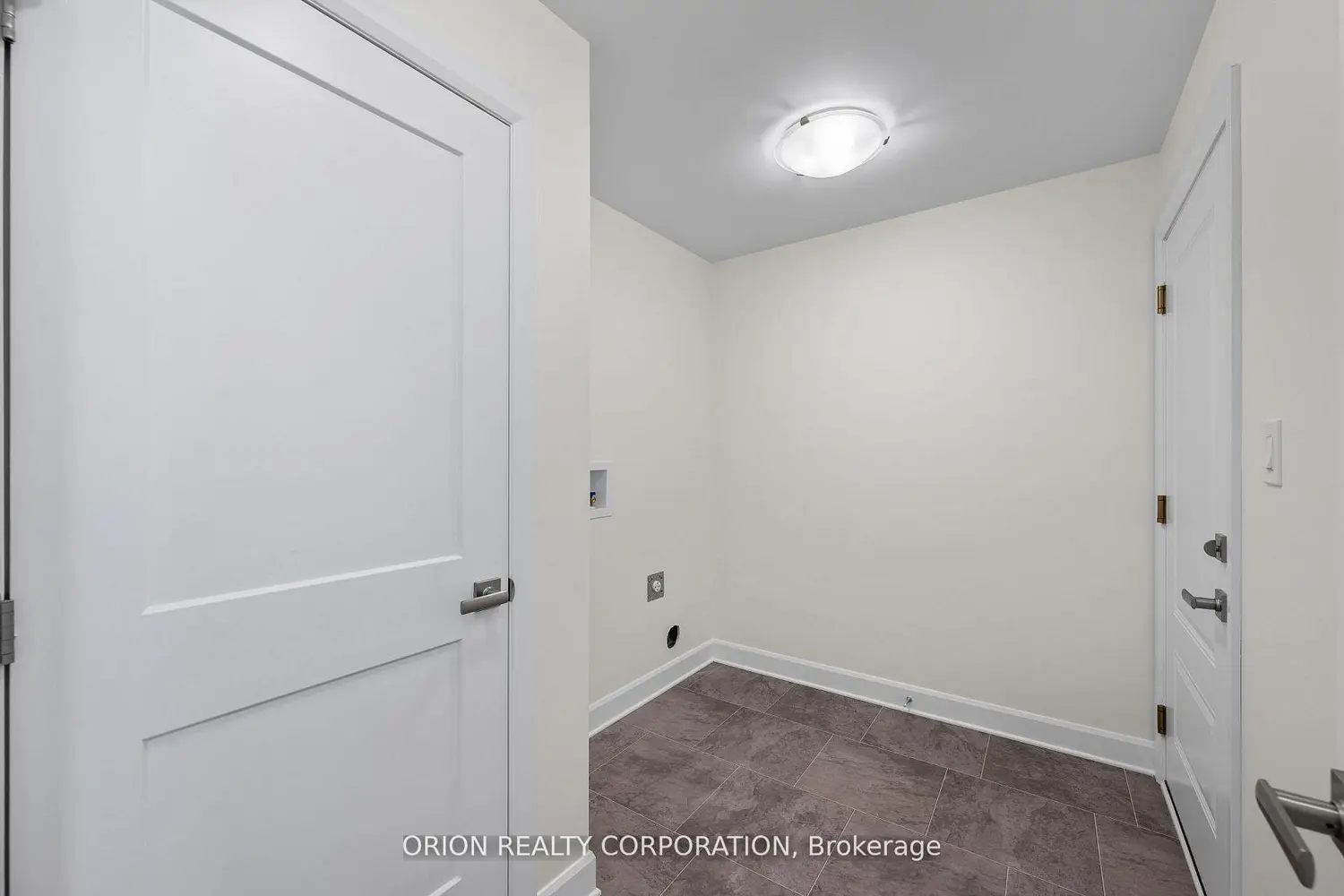 414 Buckthorn Drive photo 3