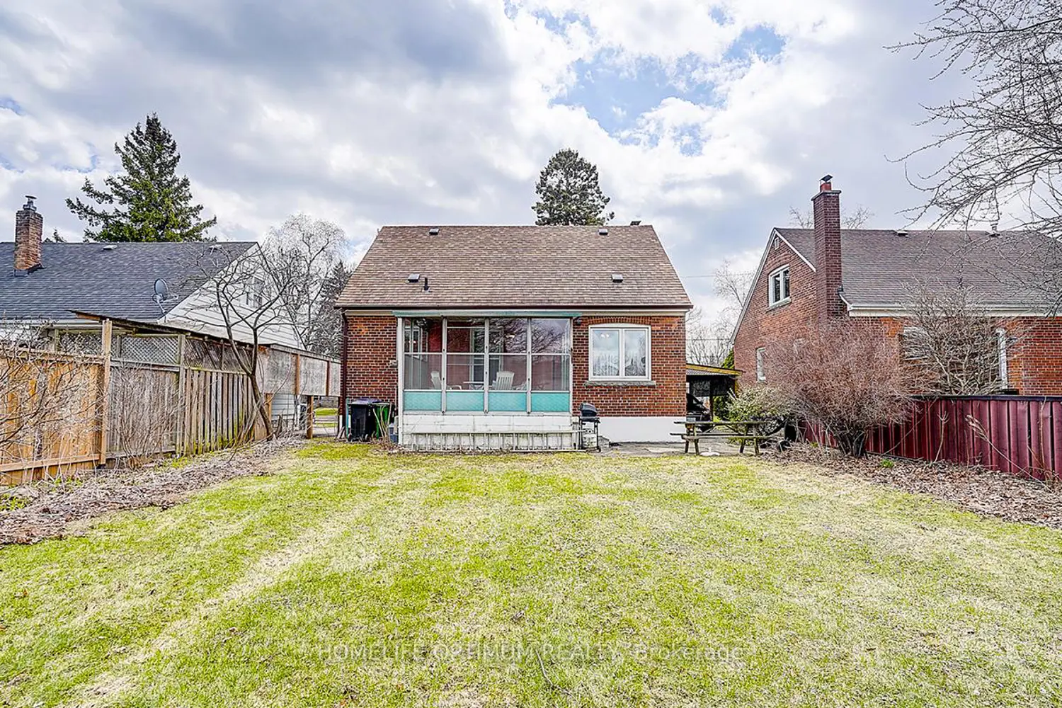 16 Ayre Point Road photo 5