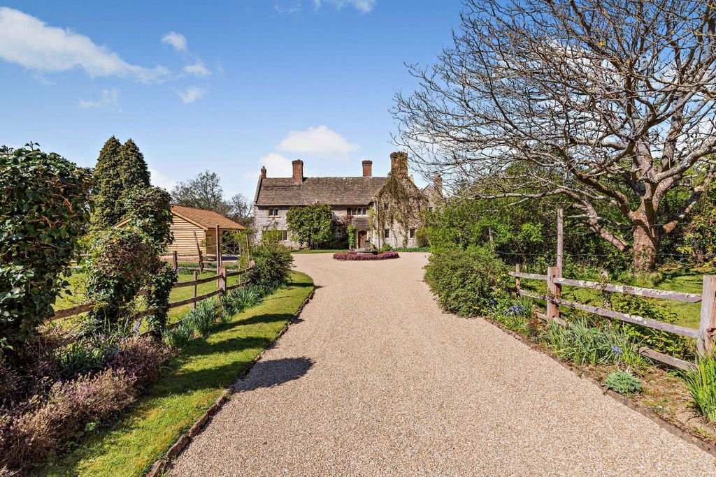 Additional image 13 of 5 bed detached house for saleTower Hill, Horsham, West Sussex RH13