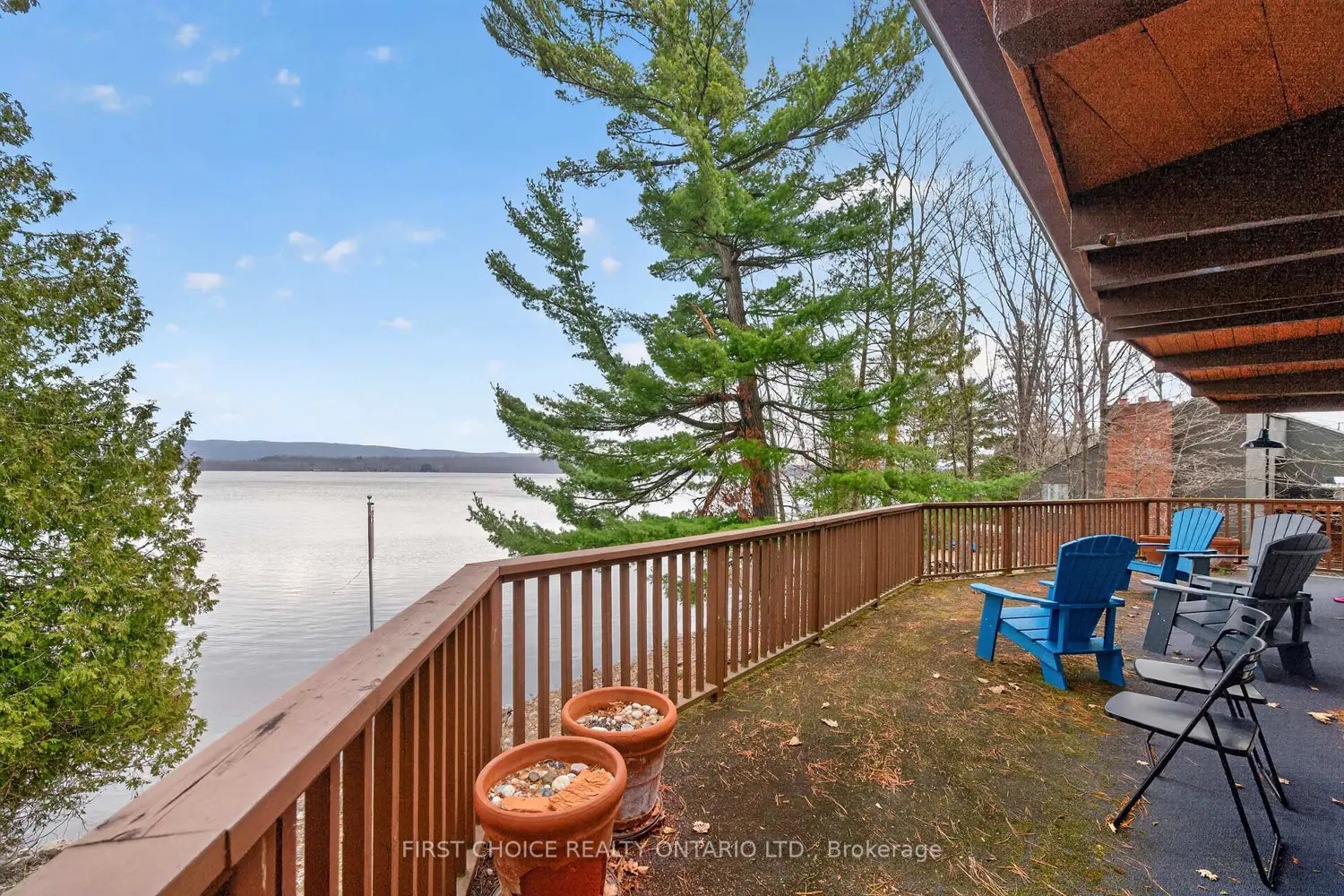 2890 Barlow Crescent photo 5