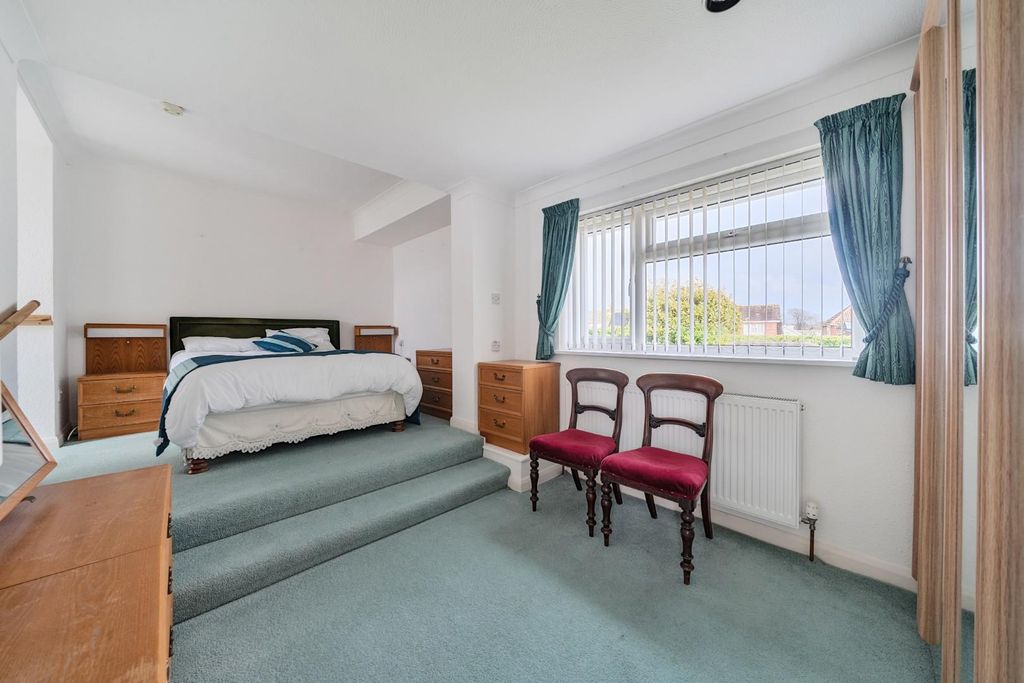 Additional image 12 of 4 bed property for saleSt. Aubins Park, Hayling Island PO11