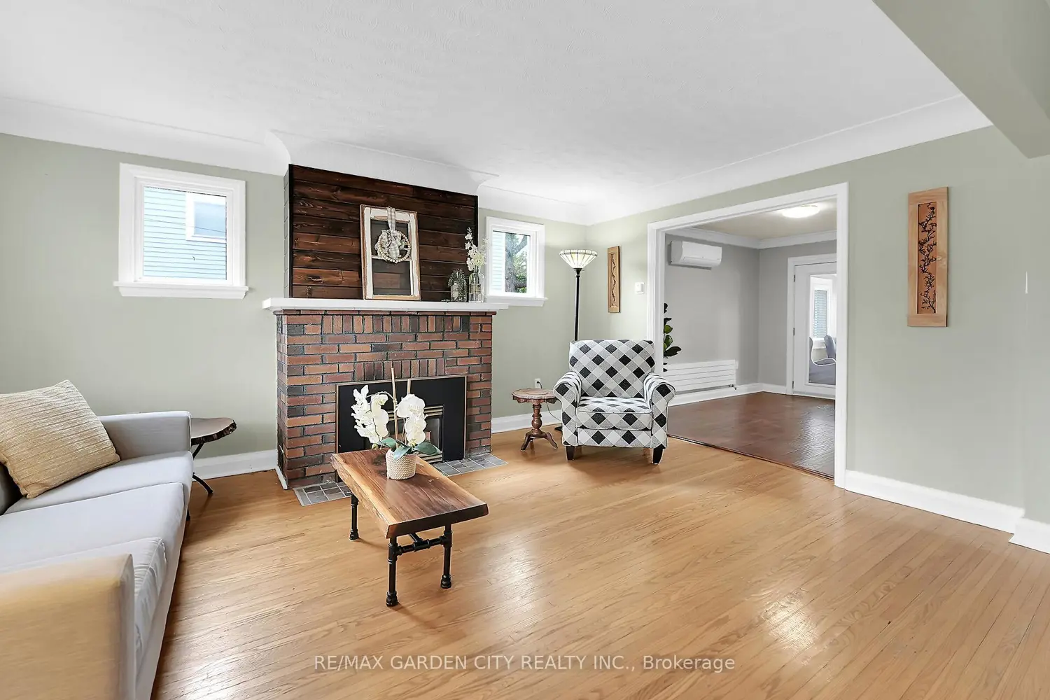 5124 Canborough Road photo 2