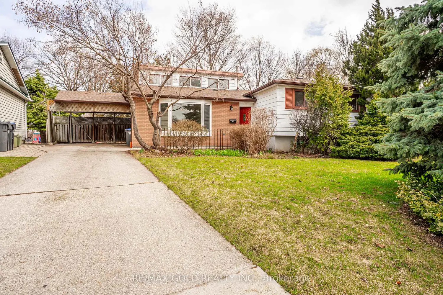 16 Donalda Place photo 4