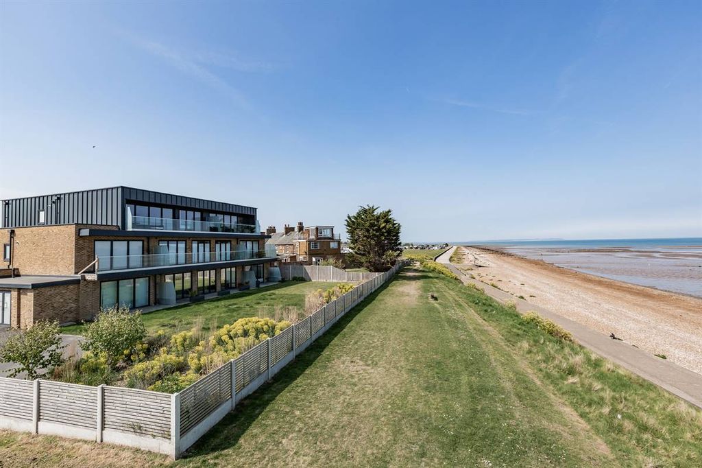 2 bed flat for saleMorris Avenue, Herne Bay CT6