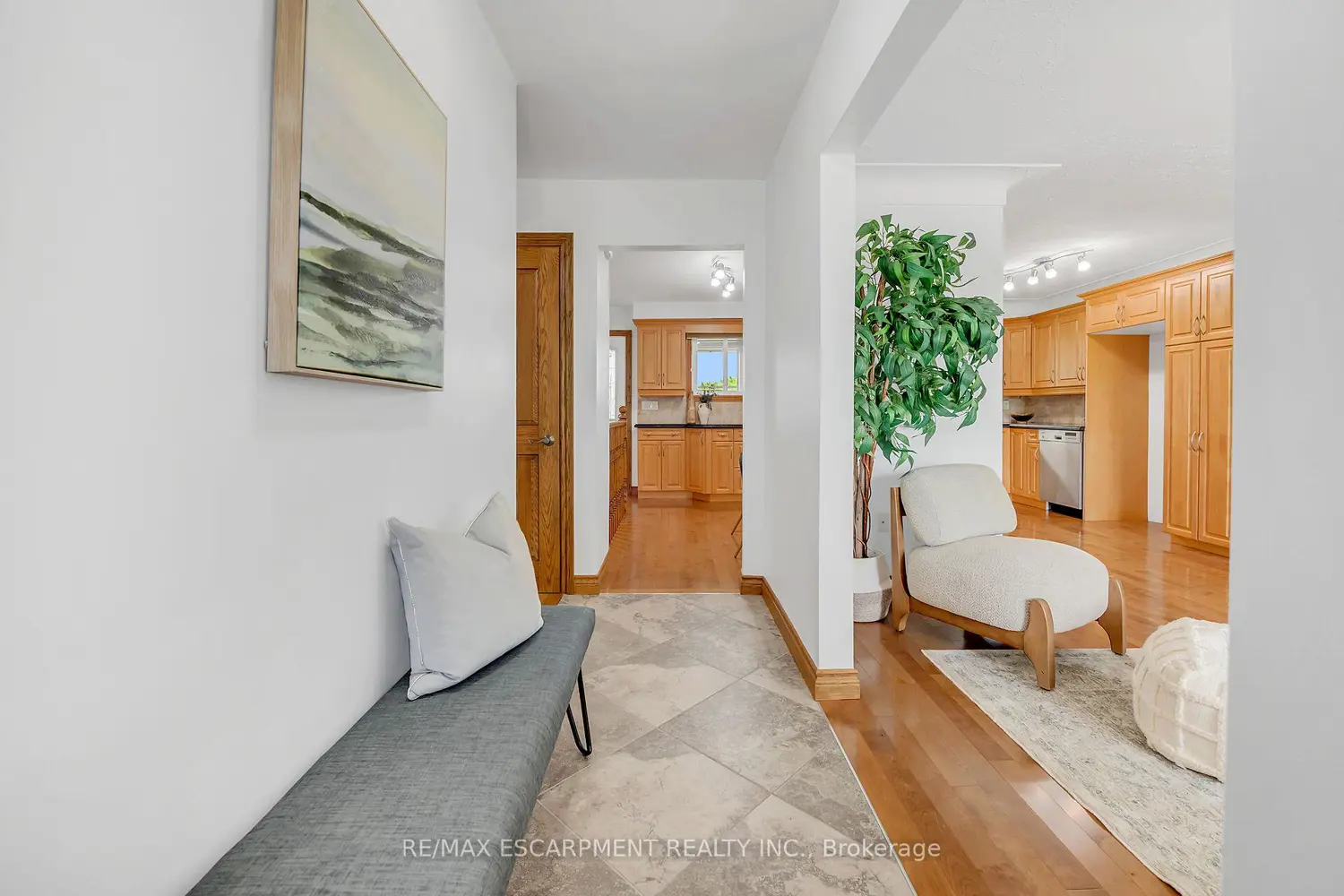 617 Eighth Road photo 2