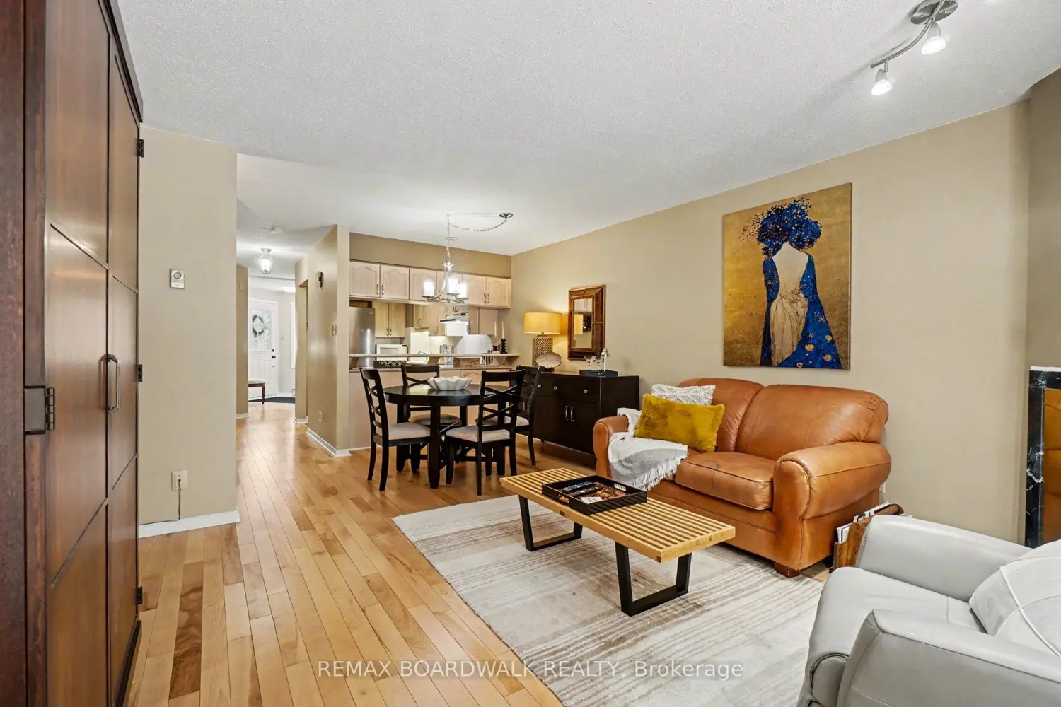 Additional image 5 of 5 Briston Private