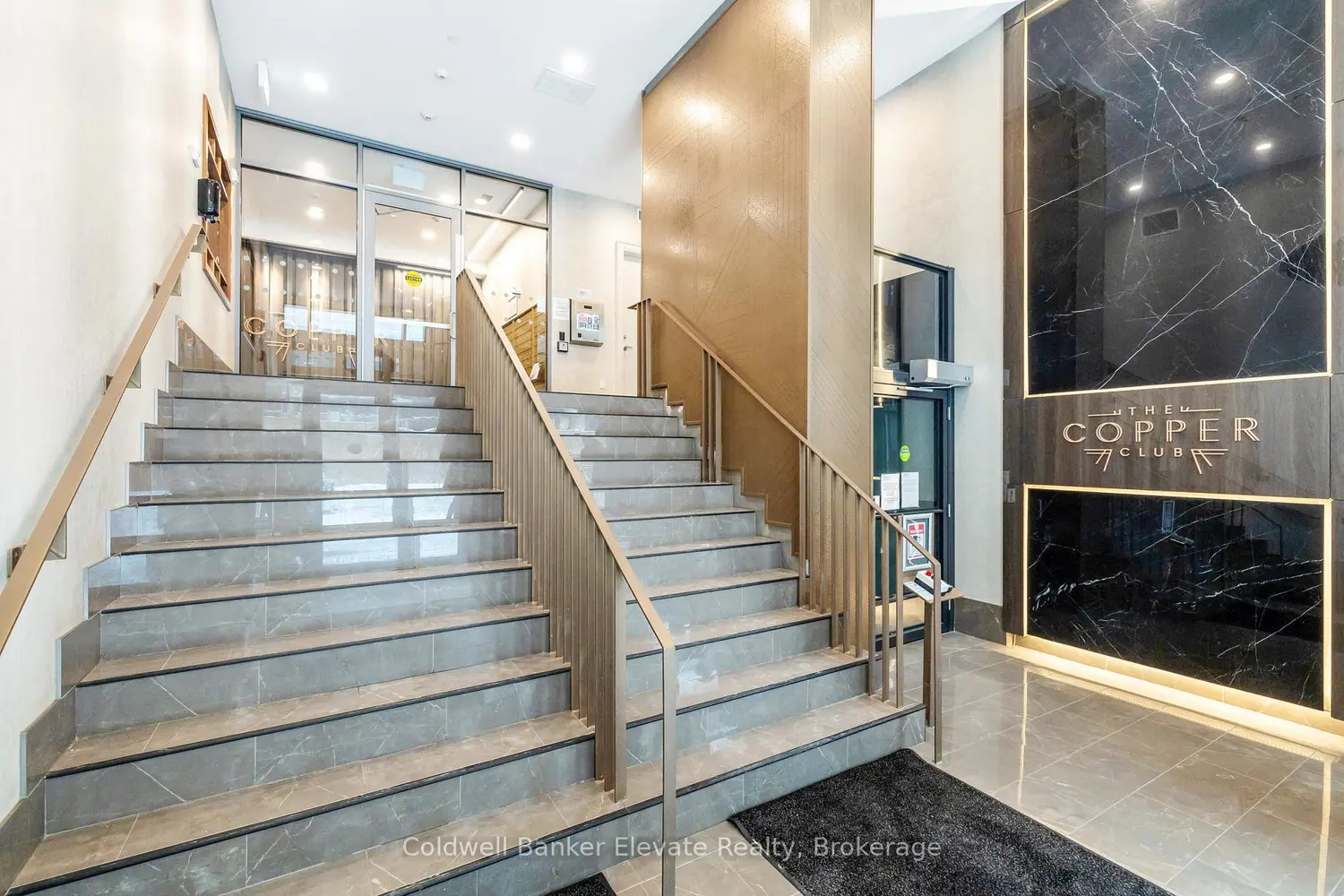 73 Arthur Street 209
