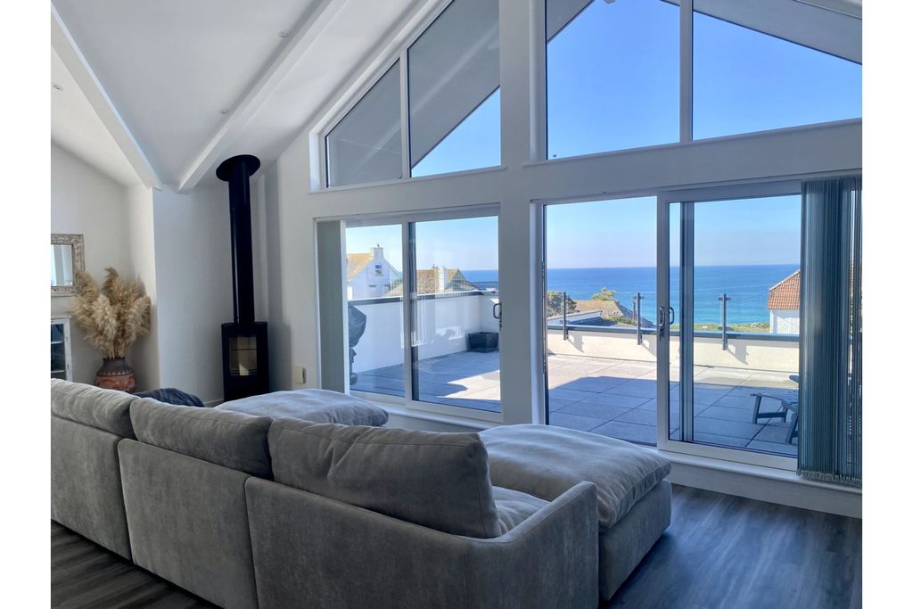 3 bed flat for salePengersick Lane, Praa Sands TR20