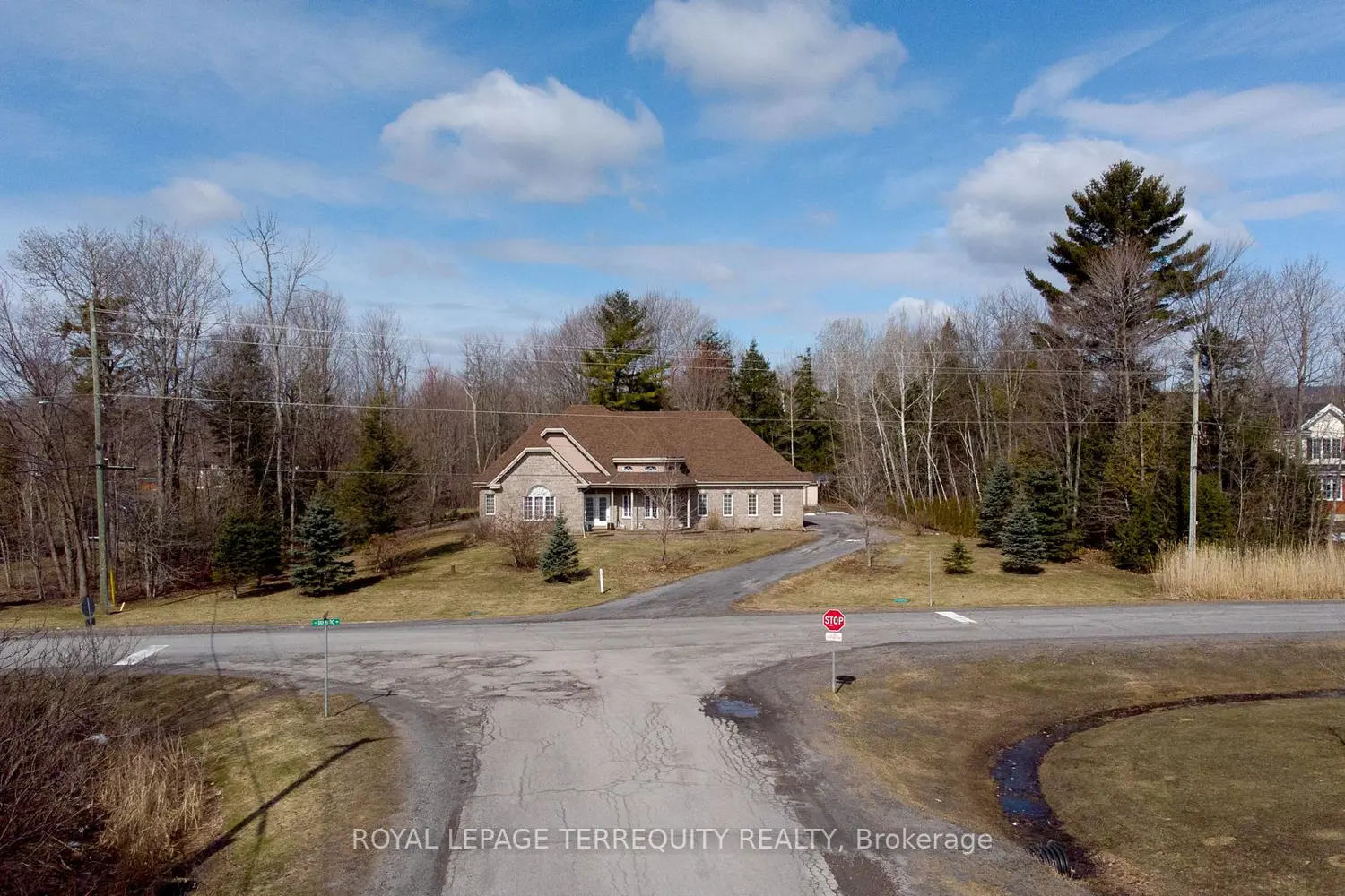 Additional image 18 of 591 Du Parc Road