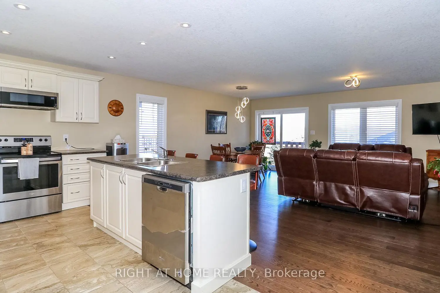 28 Hunter Avenue photo 2