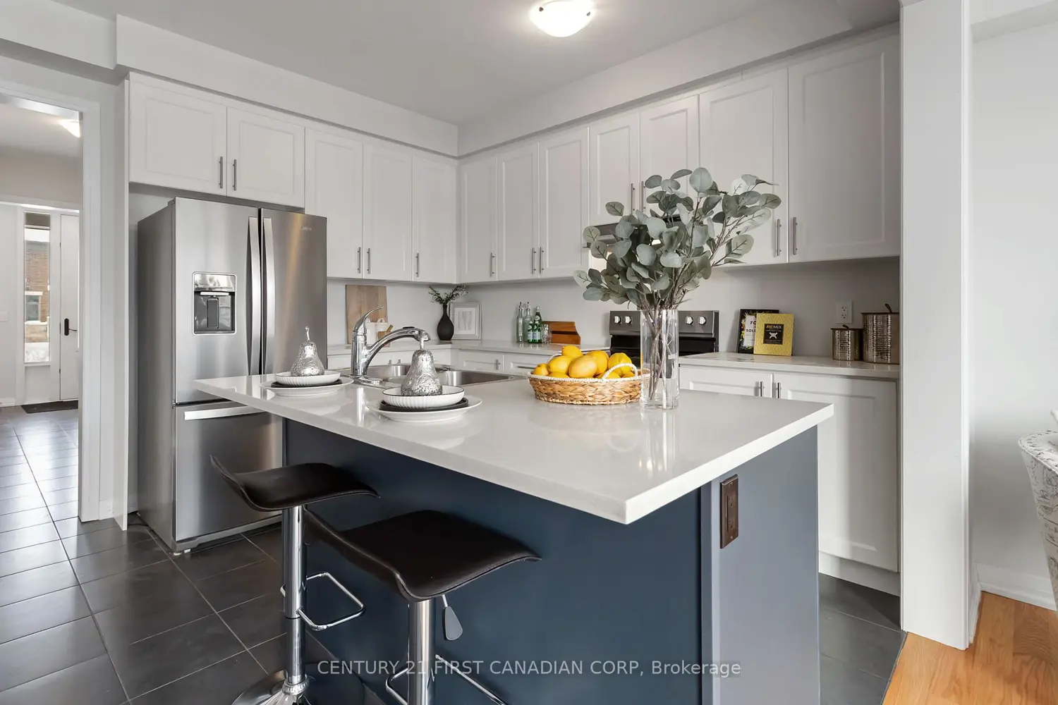 844 Sobeski Avenue photo 4