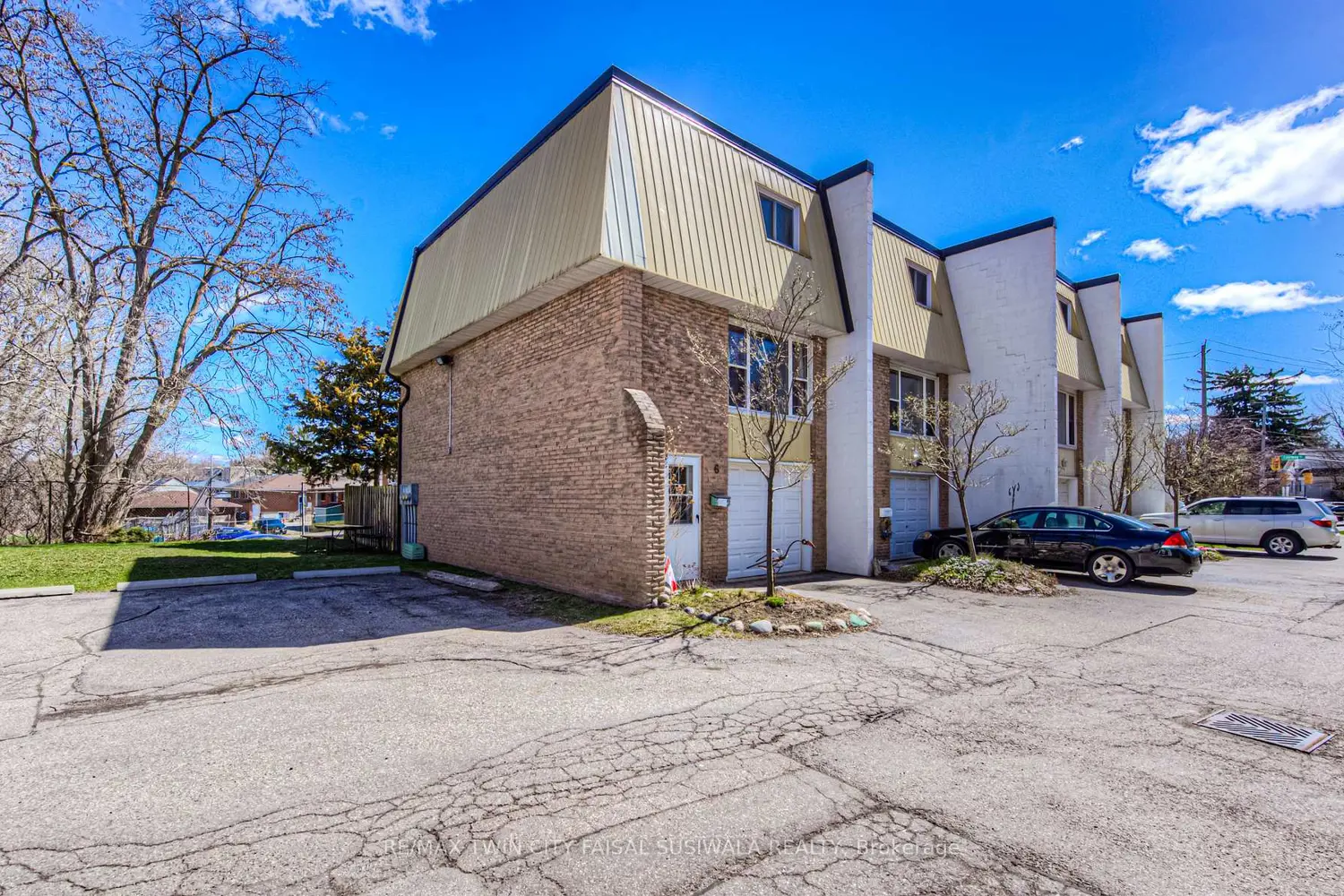 70 Morgan Avenue 6 photo 2