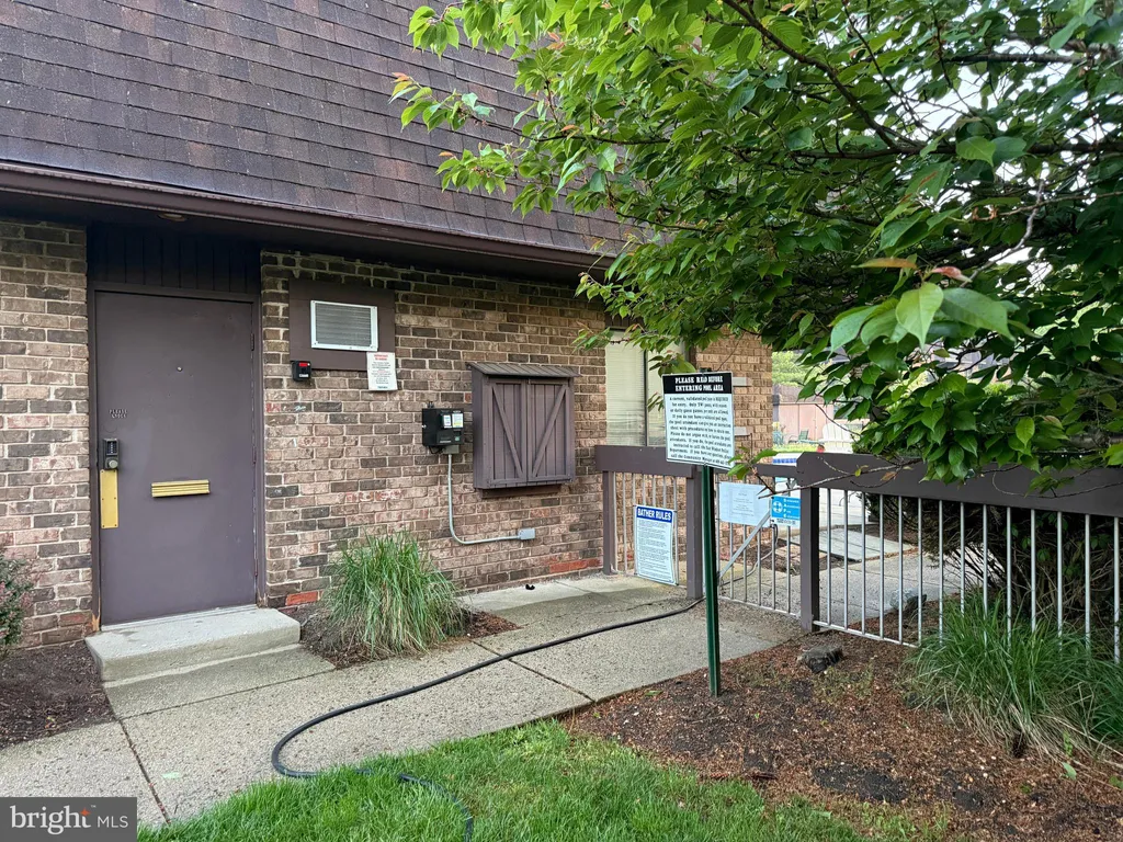 1823 Old Stone Mill Drive, Cranbury, NJ 08512
