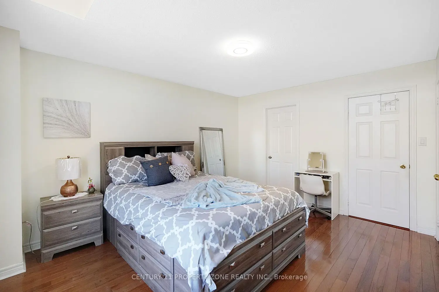 43 Alice Springs Crescent photo 2