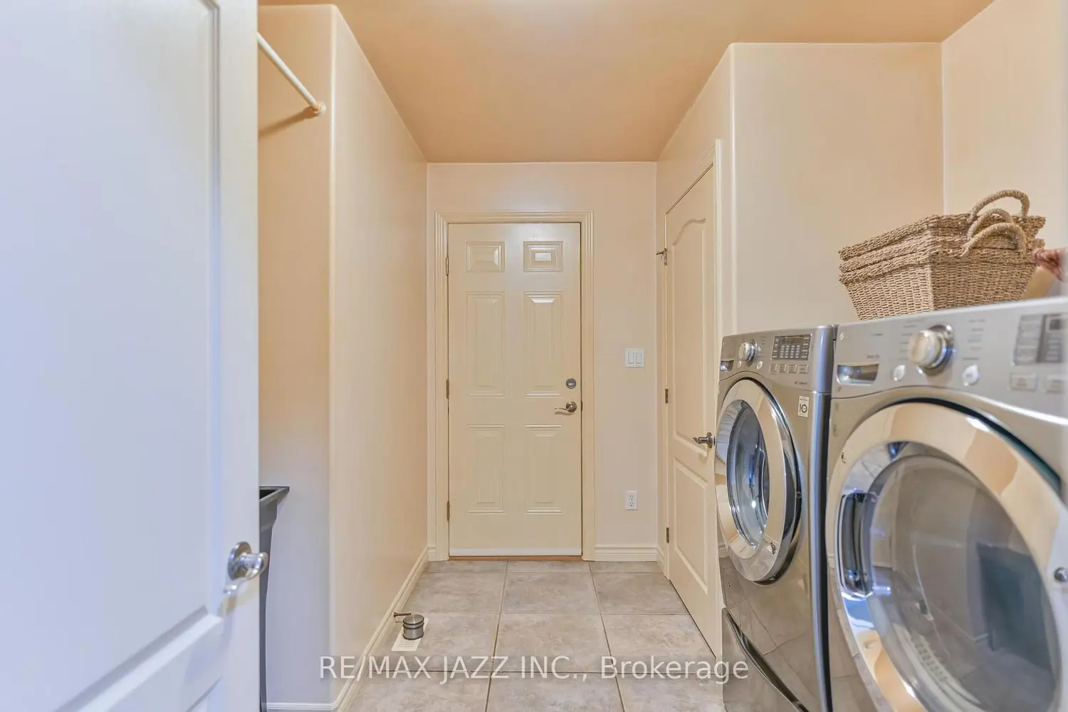 Additional image 6 of 33 Ashwood Crescent