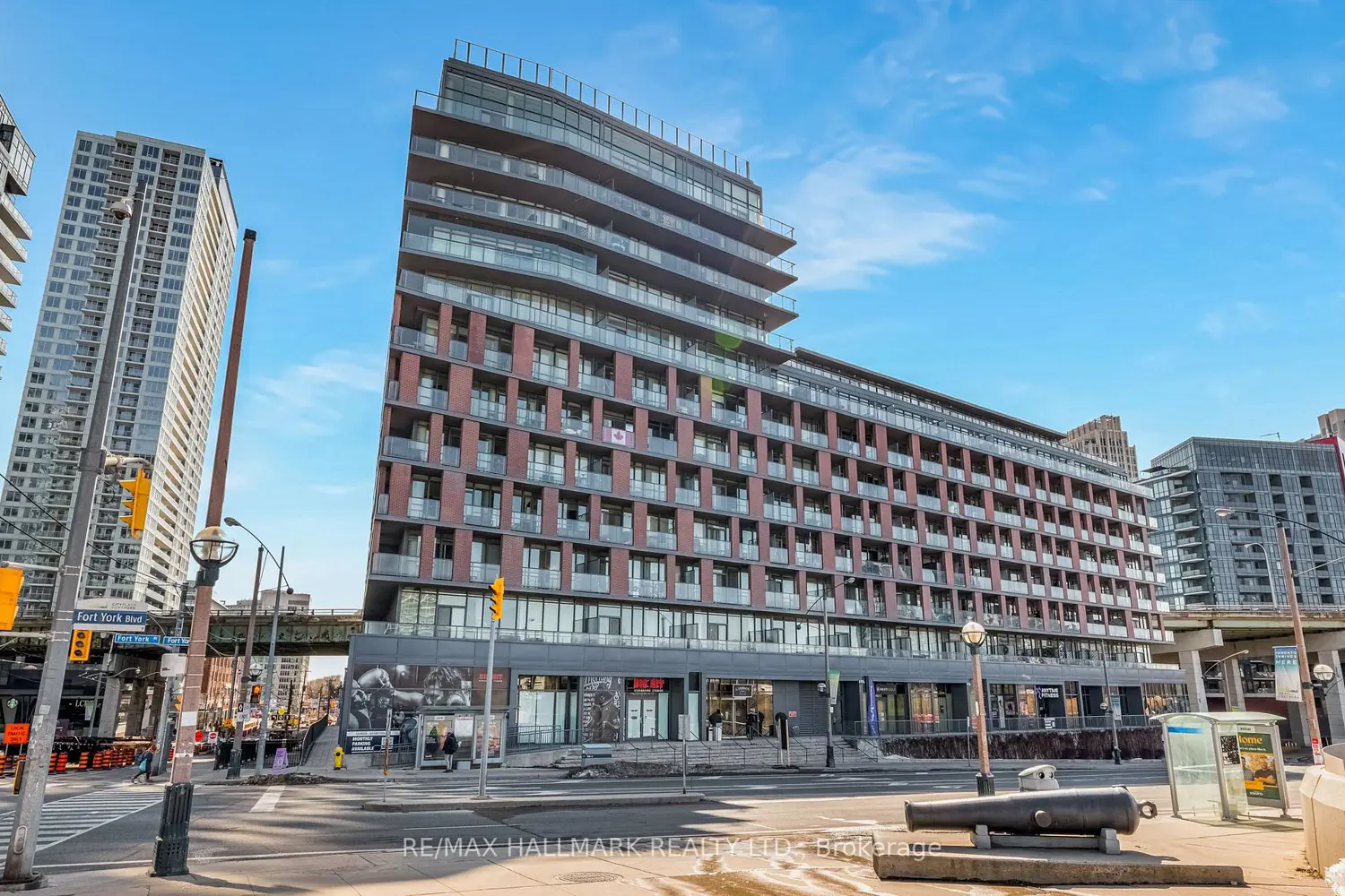 Additional image 19 of 169 Fort York Boulevard 913