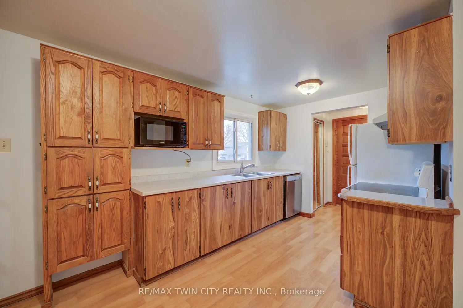 390 Brantwood Park Road photo 3