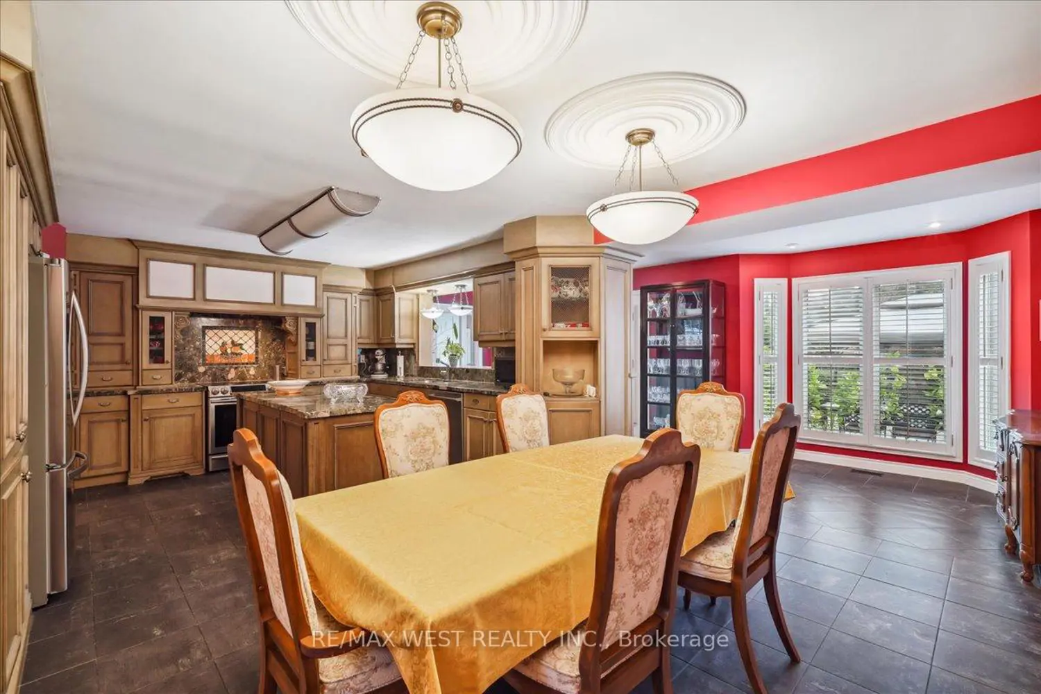 190 Sandys Drive photo 4