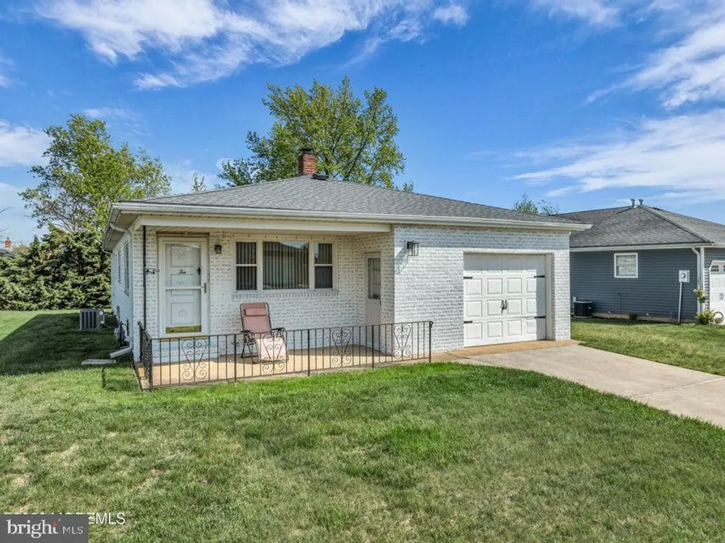 10 Picasso Court, Toms River, NJ 08757 photo 2