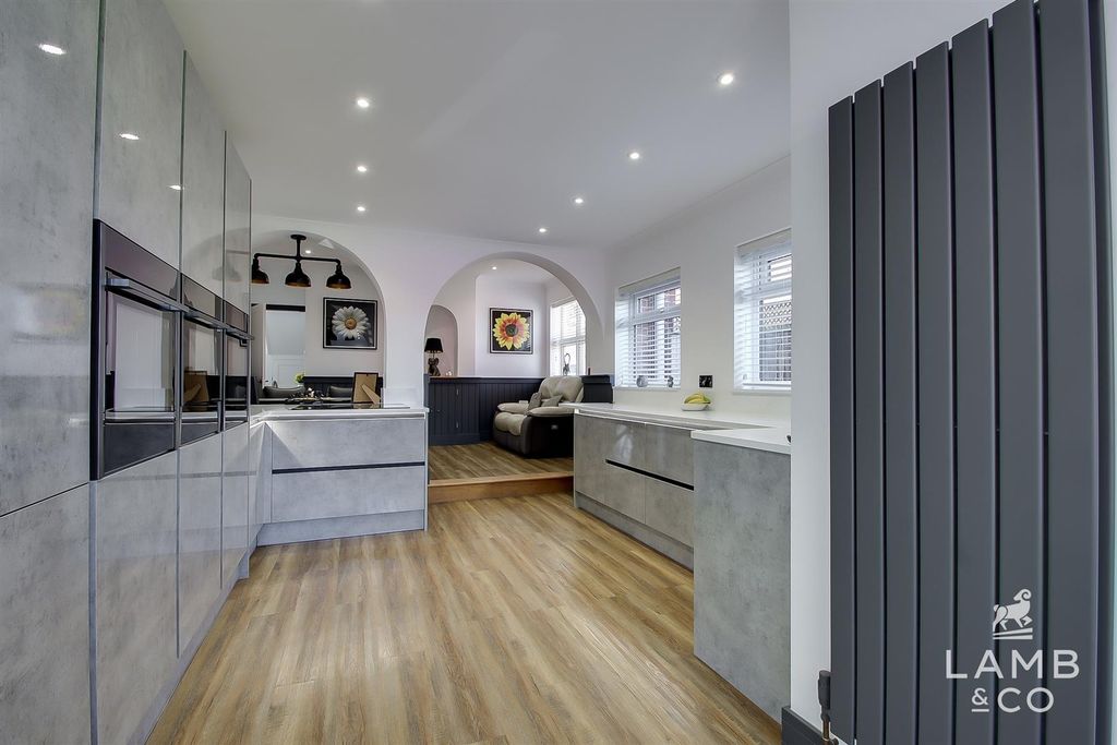 Additional image 11 of 5 bed detached house for saleFronks Road, Dovercourt CO12