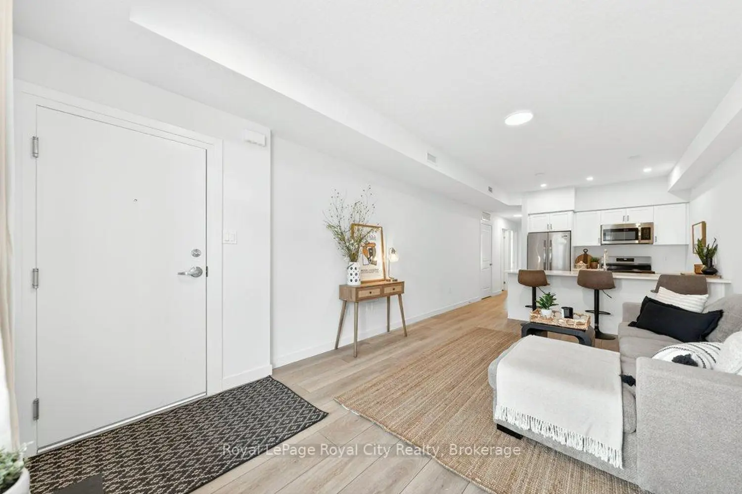 824 Woolwich Street 162 photo 4