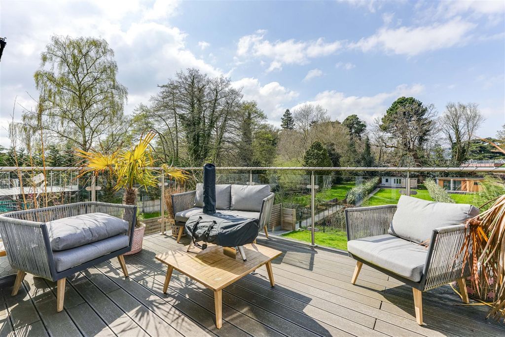 Additional image 13 of 5 bed detached house for saleWoodlands Drive, Hoddesdon EN11