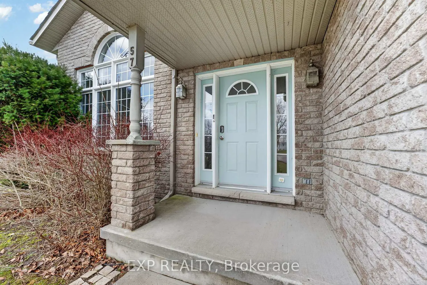57 Lake Breeze Court photo 2
