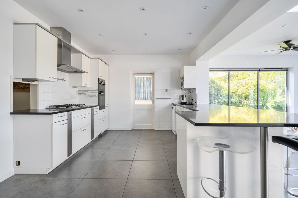 Additional image 9 of 4 bed detached house for saleSt Catherines Road, Hayling Island PO11