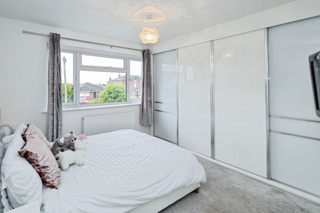 Additional image 8 of 3 bed detached house for saleSt. Peters Road, Hayling Island PO11