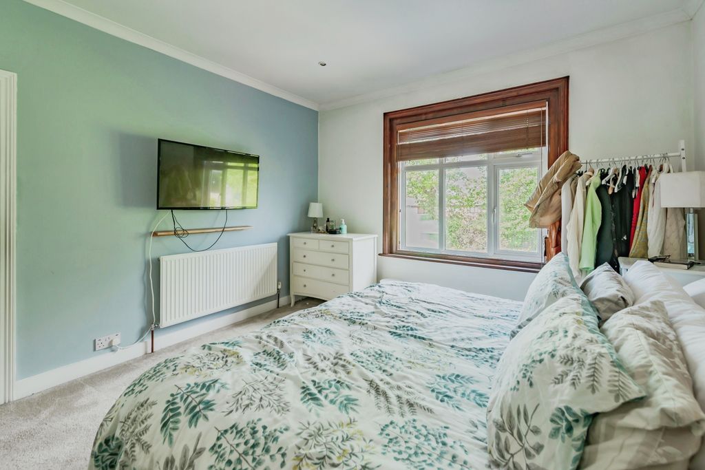 Additional image 13 of 2 bed flat for saleBrighton Road, Horley RH6